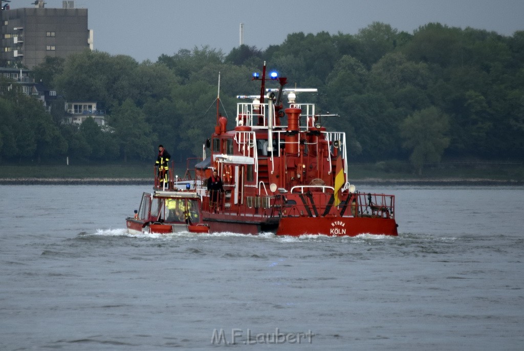 PRhein Koeln Porz Ensen Schwimmer untergegangen P116.JPG - Miklos Laubert